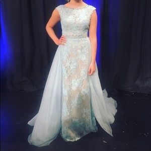 Size 4; Sherri Hill dress